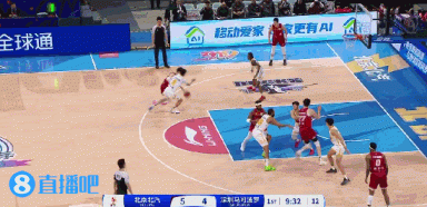 🖐防守大闸！汤普森帽翻曾凡博&迎面封下所罗门扣篮